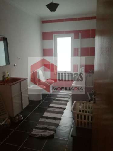 Moradia T3 com terreno e garagem, Abitureira