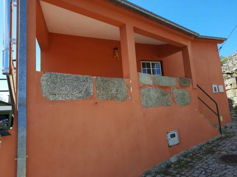 Arrendamento T1 com quintal