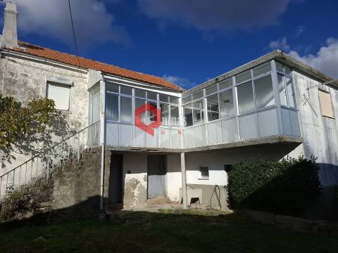 Moradia T2 para remodelar em Abitureira