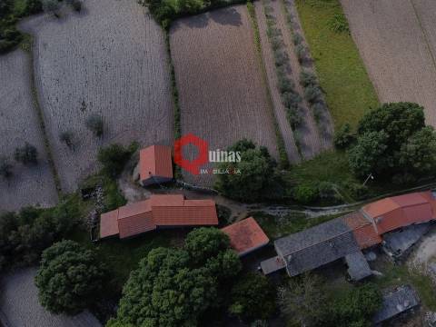 Quinta de 10580m2 para remodelar em Sortelha, Sabugal
