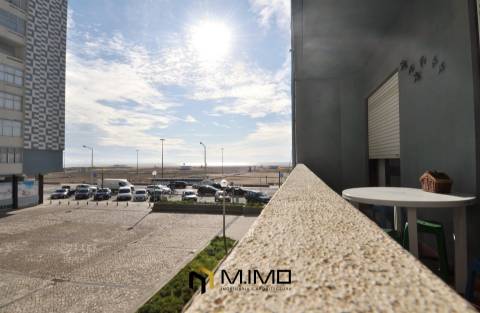 Buarcos. Apartamento T4 na Marginal com Vistas de Mar