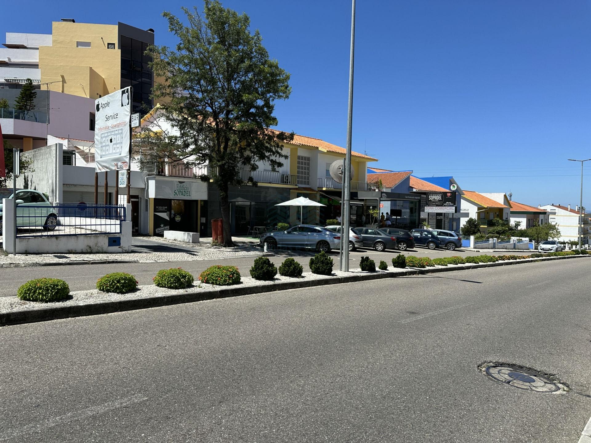 Loja em Abrantes destinada a comércio e serviços
