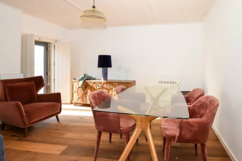 Moradia T3 remodelada com logradouro e terraço - Bugalhos