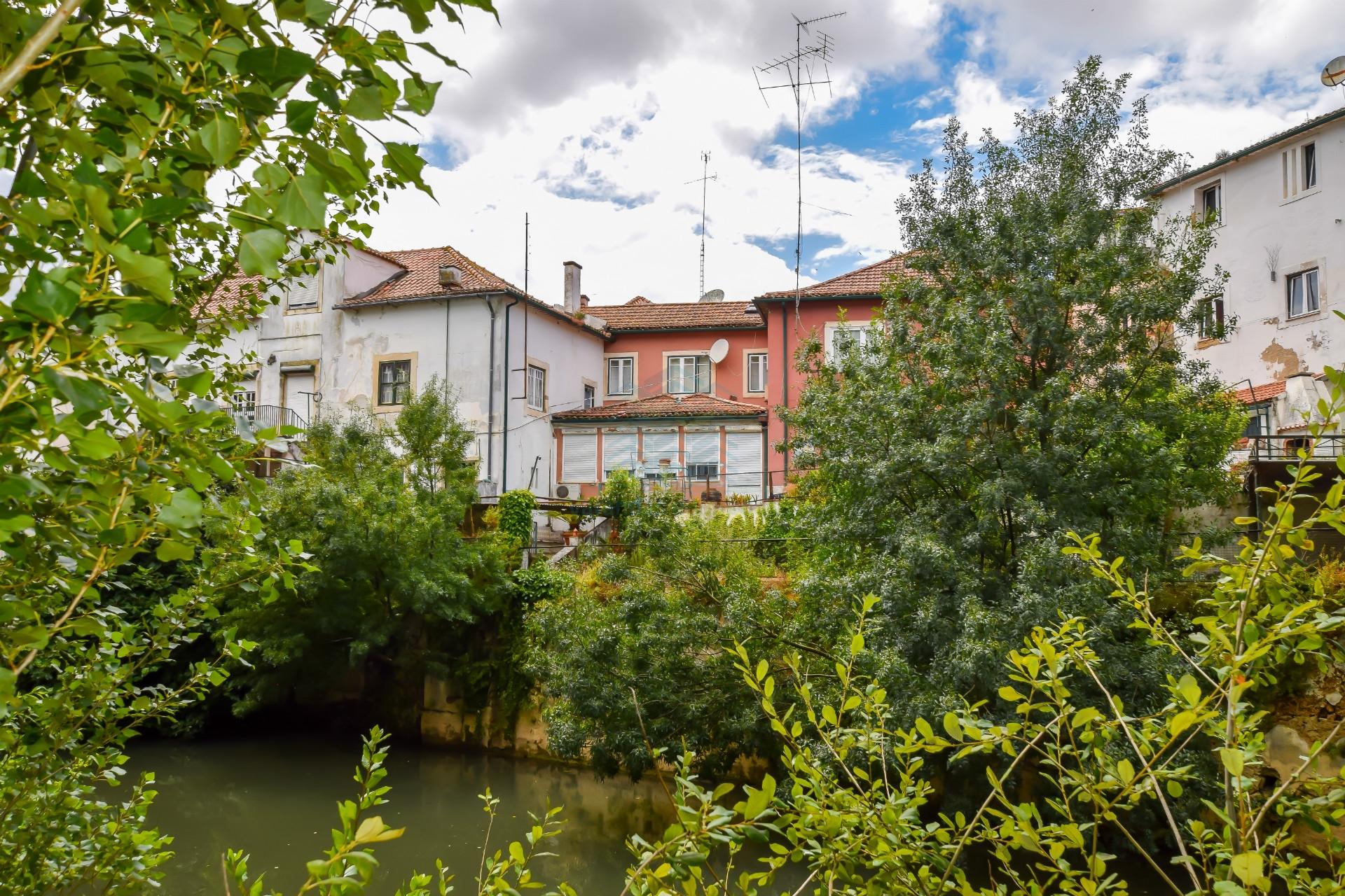 Imóvel de Charme no Centro Histórico de Torres Novas com Vista para o Rio