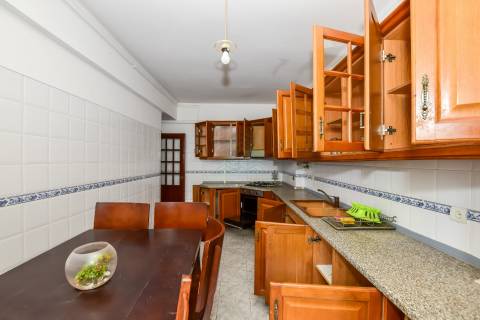 Apartamento T3 para arrendamento, bem localizado no Entroncamento