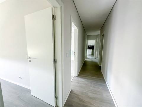 Apartamento T3 novo em Torres Novas, com garagem e varanda