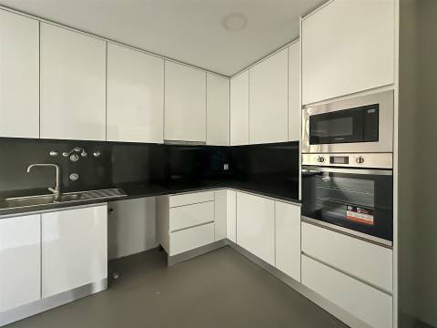 Apartamento T3 novo em Torres Novas, com garagem e varanda