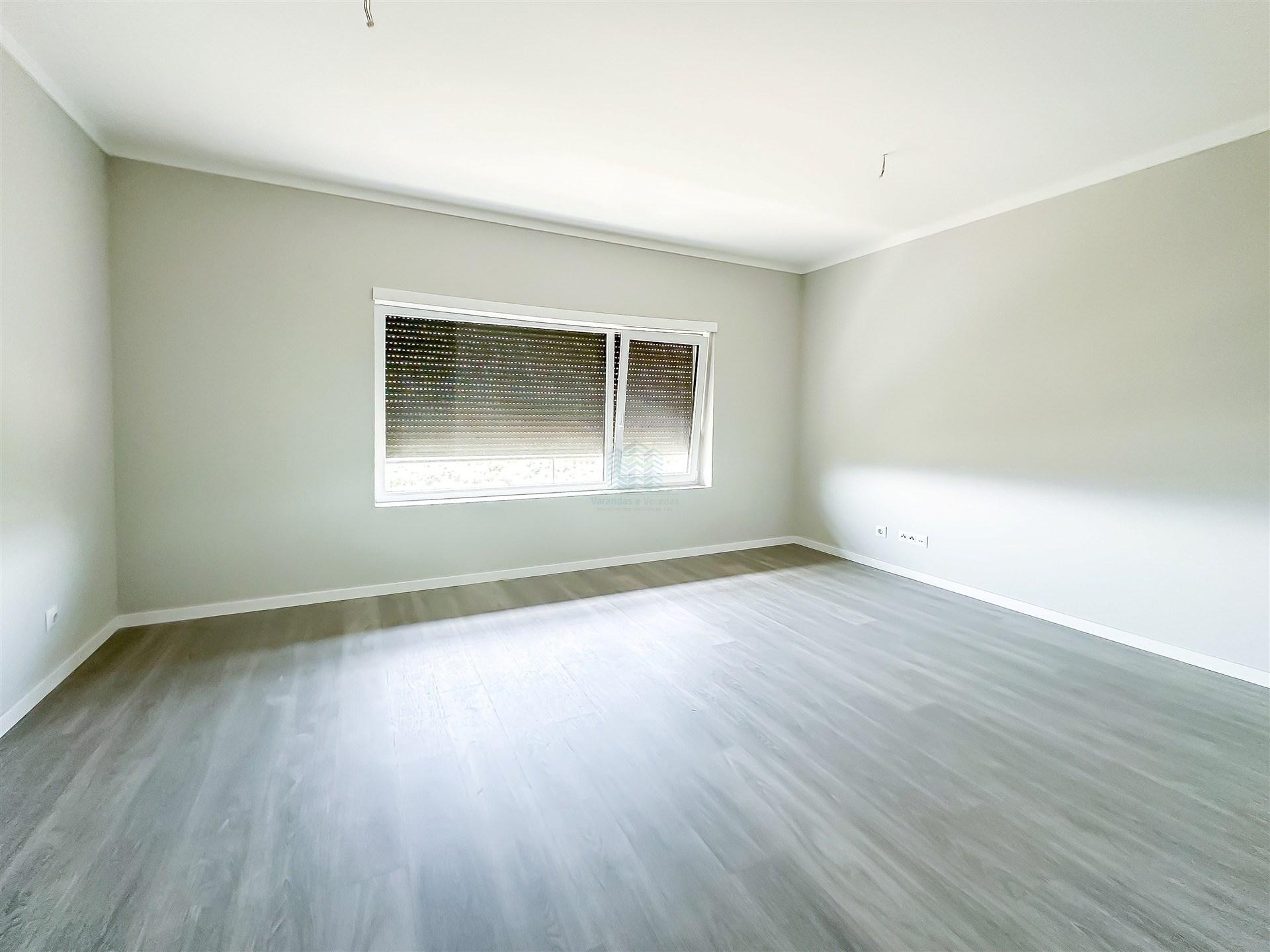Apartamento T3 novo em Torres Novas, com garagem e varanda