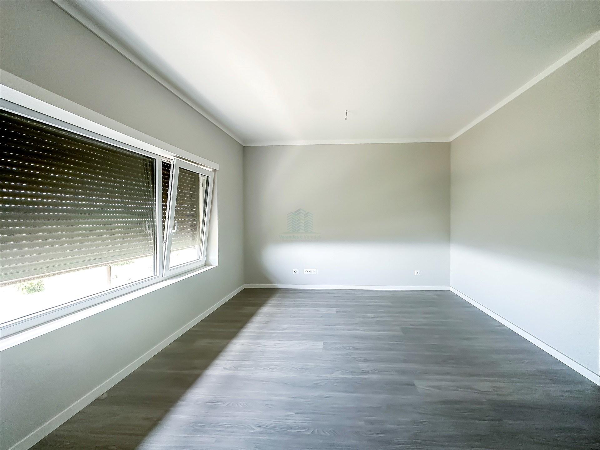 Apartamento T3 novo em Torres Novas, com garagem e varanda