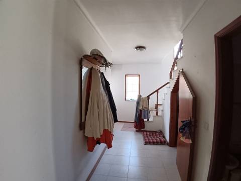 Moradia T4 Isolada com Vista Ria na Gafanha da Boavista com quintal, jardim e garagem.