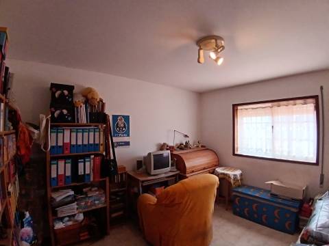 Moradia T4 Isolada com Vista Ria na Gafanha da Boavista com quintal, jardim e garagem.