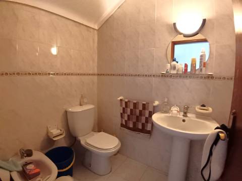 Moradia T4 Isolada com Vista Ria na Gafanha da Boavista com quintal, jardim e garagem.