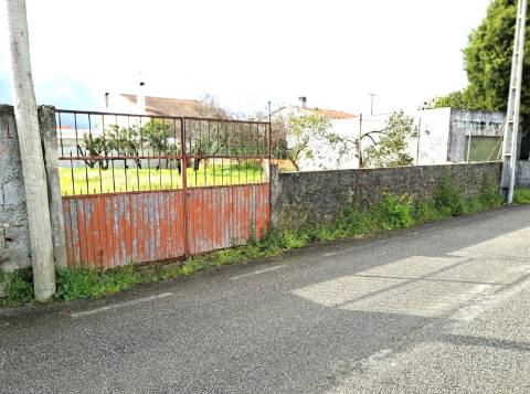Quer construir uma moradia térrea e isolada em Vagos? Tem aqui o terreno ideal.