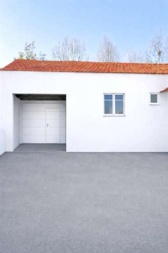 Moradia T3 Térrea, totalmente recuperada com pátio e quintal em Oliveirinha, Aveiro.