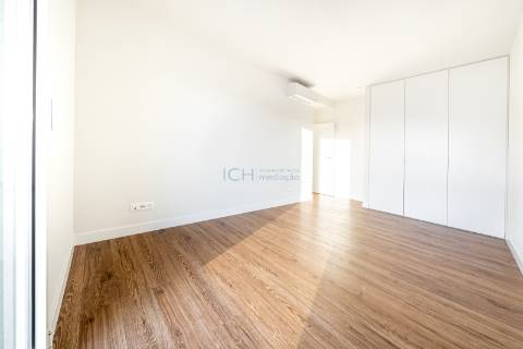 Penthouse 4 quartos de luxo com terraço e piscina privativa