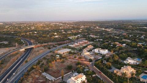 Terreno com projeto aprovado com 8.930m2 no Cerro do Galo, Almancil