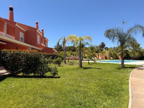 Moradia Geminada T3 Arrendamento em Alcantarilha e Pêra,Silves