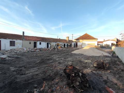 Terreno urbano com 21 metros de frente exclusivo no coração da Gafanha da Nazaré