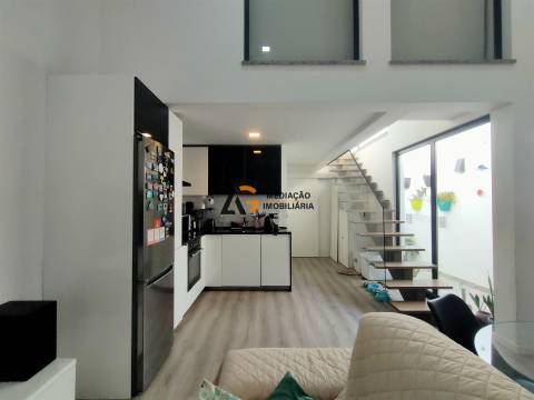 Moradia T2  duplex moderna à venda no Centro de Ílhavo