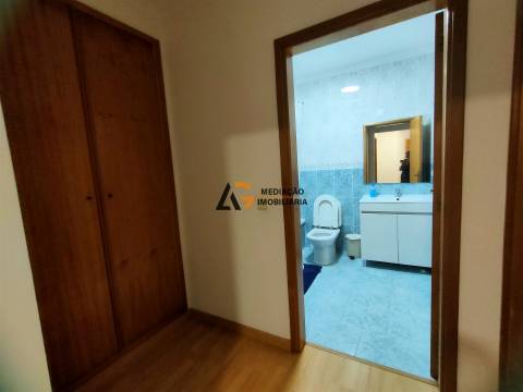 Apartamento T2 à venda em Predio com elevador no centro de Oliveira de Azemeis