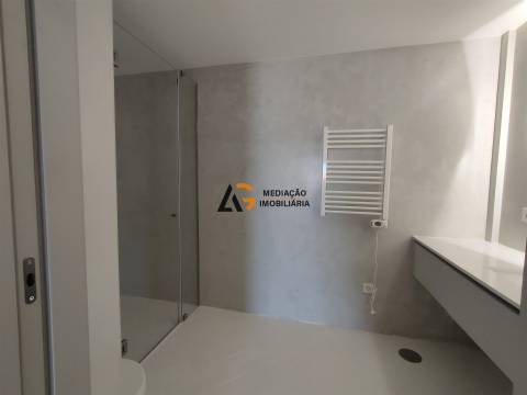 Apartamento T1 com garagem à venda no centro de Aveiro - Ultima cobertura