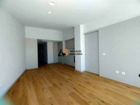 Apartamento T1 com garagem à venda no centro de Aveiro - Ultima cobertura