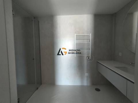 Apartamento T1 com garagem à venda no centro de Aveiro - Ultima cobertura