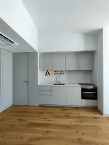 Apartamento T1 com garagem à venda no centro de Aveiro - Ultima cobertura