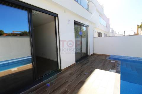 Moradia T3 Nova com piscina - Fuseta