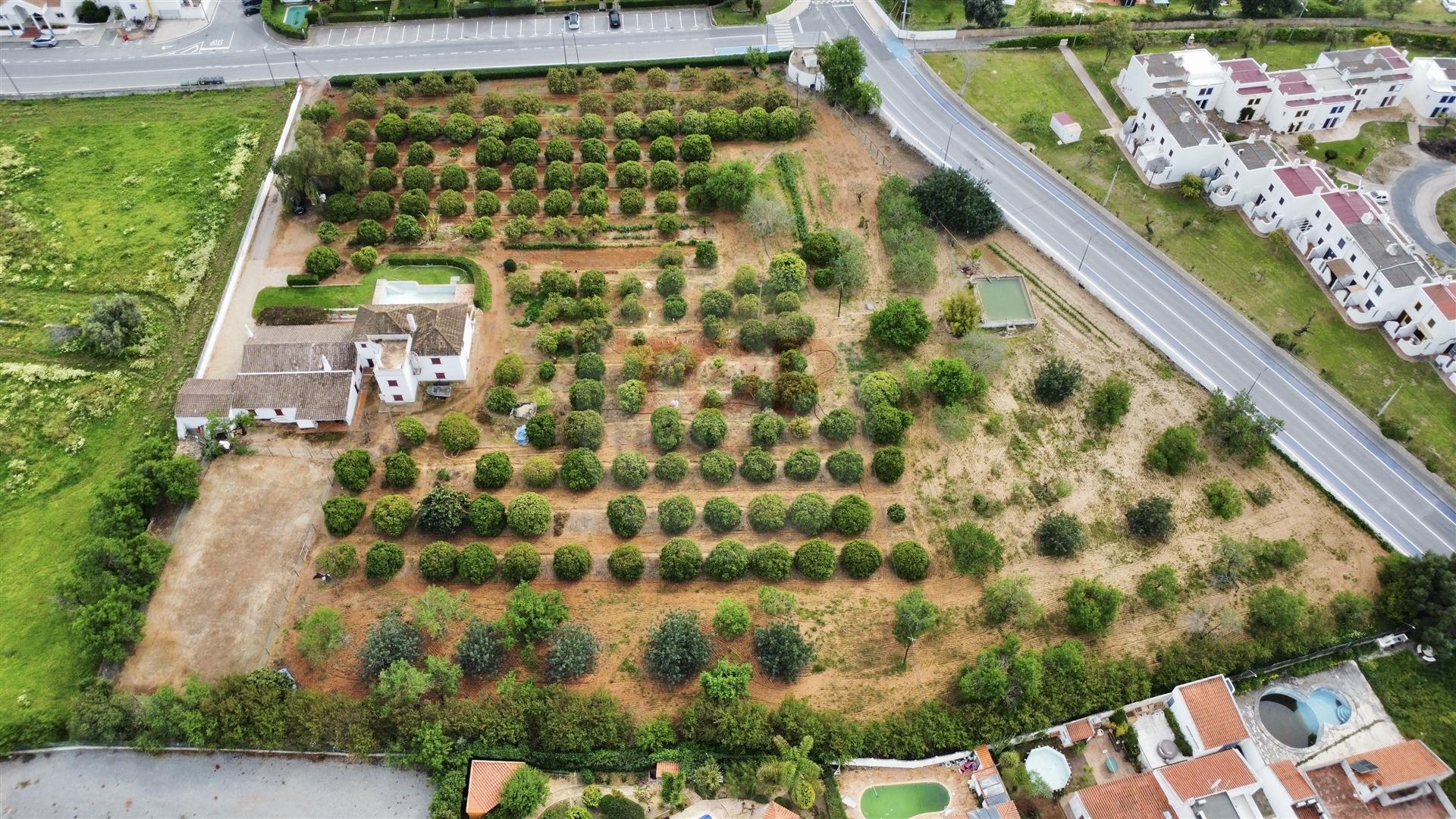 Terreno com viabilidade de construção para Empreendimento de Luxo em Cabanas de Tavira, Faro.