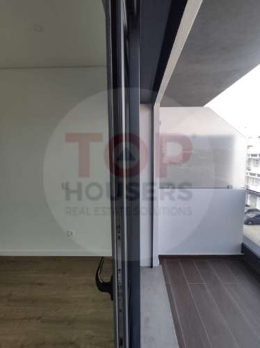 Apartamento T1 Novo com piscina no terraço e garagem - Olhão