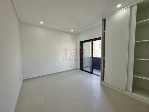Moradia T3 Nova no Centro de Faro