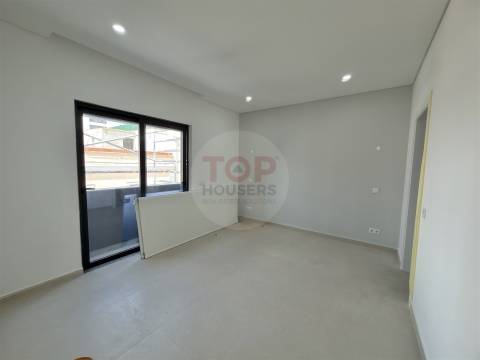 Moradia T3 Nova no Centro de Faro