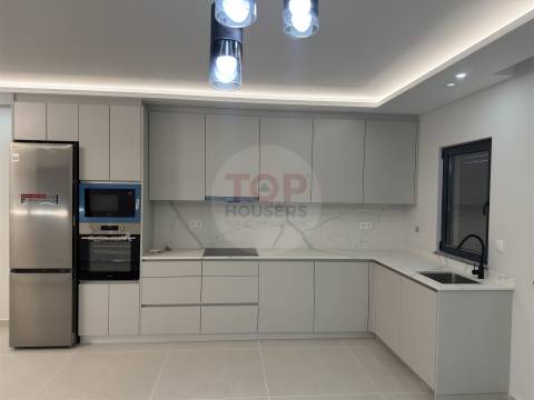 Moradia T3 Nova no Centro de Faro