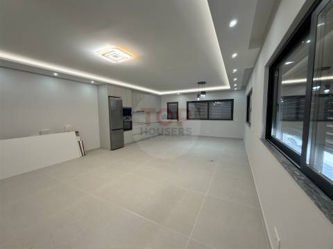 Moradia T3 Nova no Centro de Faro
