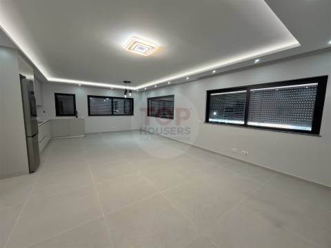 Moradia T3 Nova no Centro de Faro