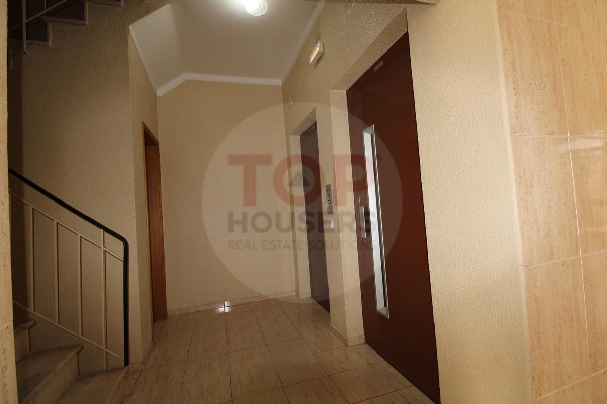 Apartamento T3 Remodelado na Primeira Linha de Mar – Quarteira