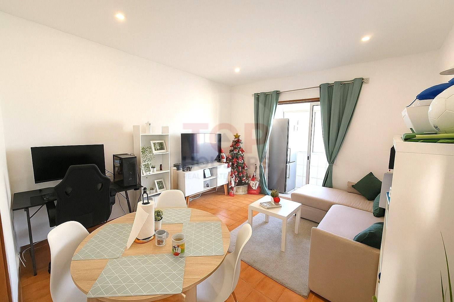 Apartamento T2 Renovado com Terraço em Olhão (sem elevador) – Pronto a Habitar