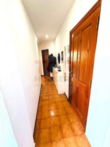 Apartamento T2 Renovado com Terraço em Olhão (sem elevador) – Pronto a Habitar