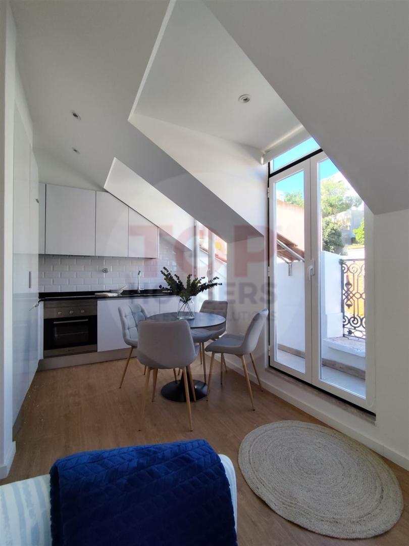 Apartamento T2 com vista rio, Lisboa