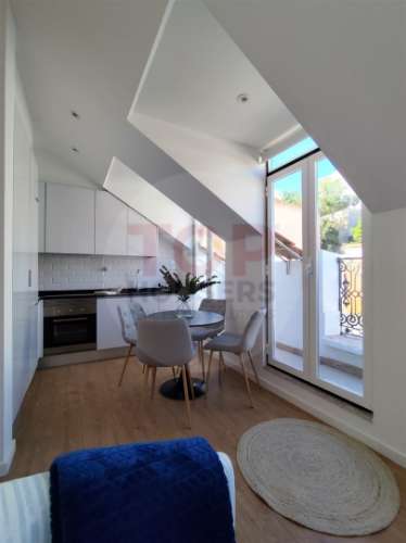 Apartamento T2 com vista rio, Lisboa