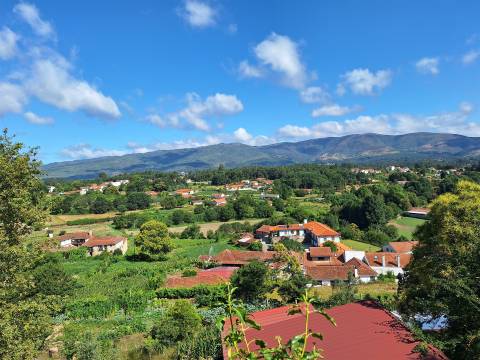 CPM20406 Moradia T3+1 Bordonhos,  Viseu à EN227,  4 frentes c terreno Estrada Principal perto Escola