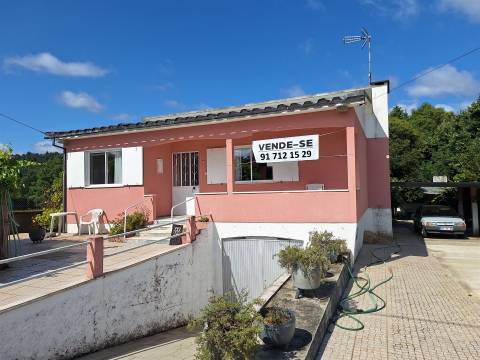 CPM20406 Moradia T3+1 Bordonhos,  Viseu à EN227,  4 frentes c terreno Estrada Principal perto Escola