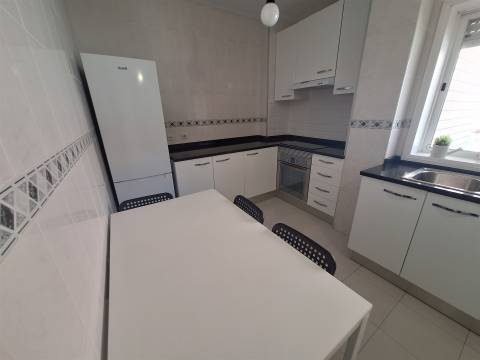 CPM20525 Apartamento T2 mobilado e equipado  V N Gaia perto Metro Manuel Leão a 2 km Santo Ovídio