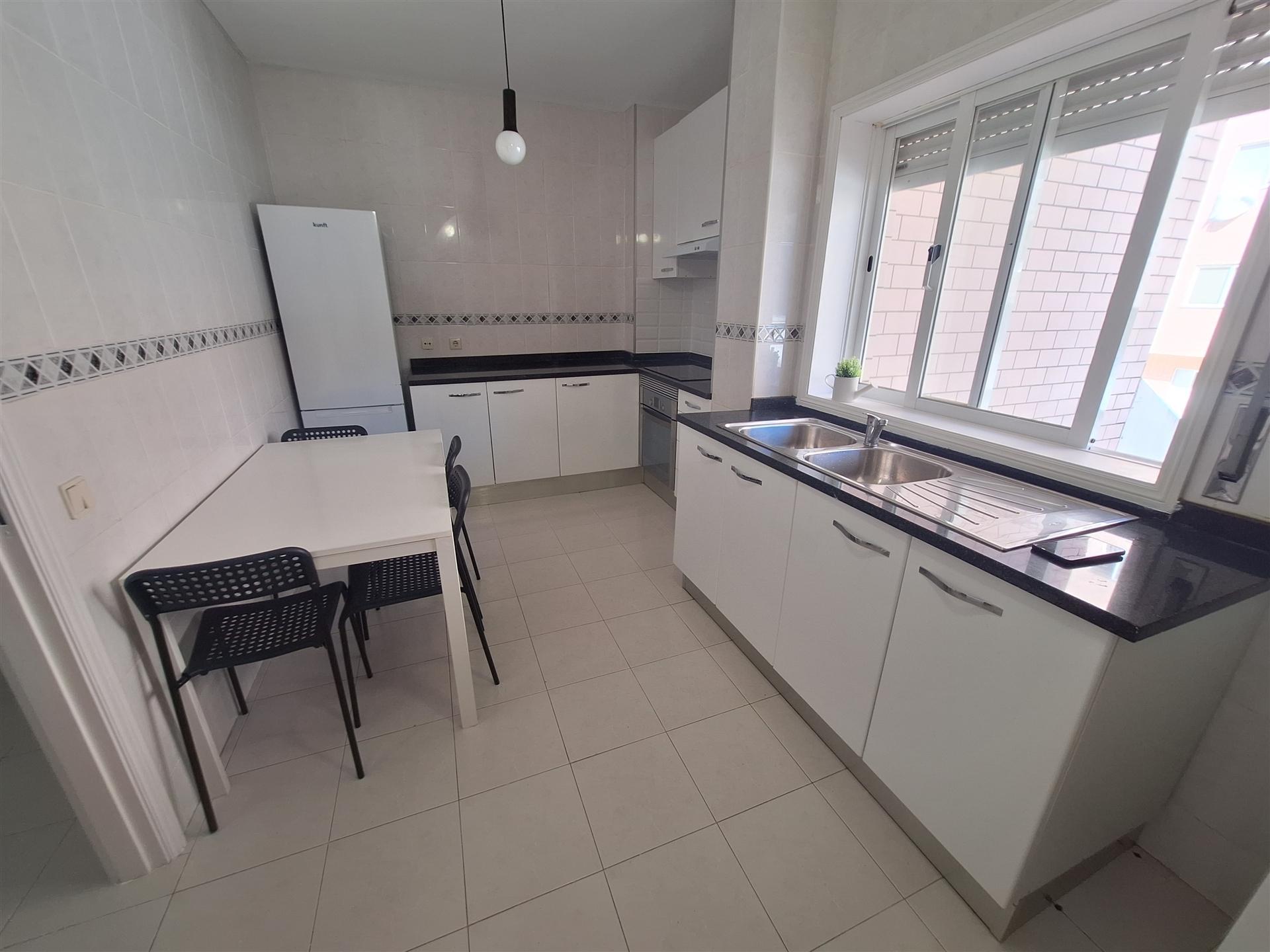 CPM20525 Apartamento T2 mobilado e equipado  V N Gaia perto Metro Manuel Leão a 2 km Santo Ovídio