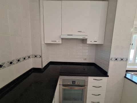 CPM20525 Apartamento T2 mobilado e equipado  V N Gaia perto Metro Manuel Leão a 2 km Santo Ovídio