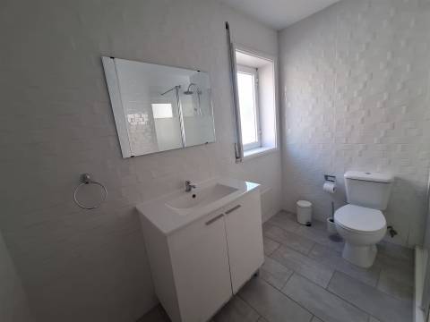 CPM20525 Apartamento T2 mobilado e equipado  V N Gaia perto Metro Manuel Leão a 2 km Santo Ovídio