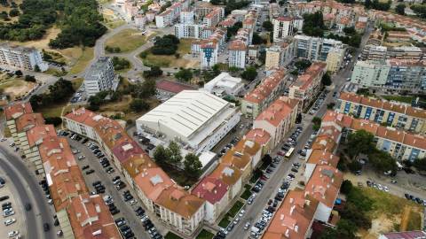 Oportunidade na Torre da Marinha: Apartamento T2 com Excelente Localização