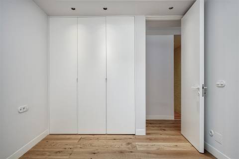 Apartamento T2 renovado, às portas de Alfama, Lisboa.