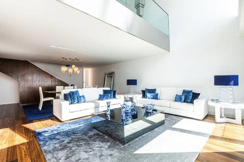 Duplex T3 em primeira linha mar, condomínio de luxo em Cascais